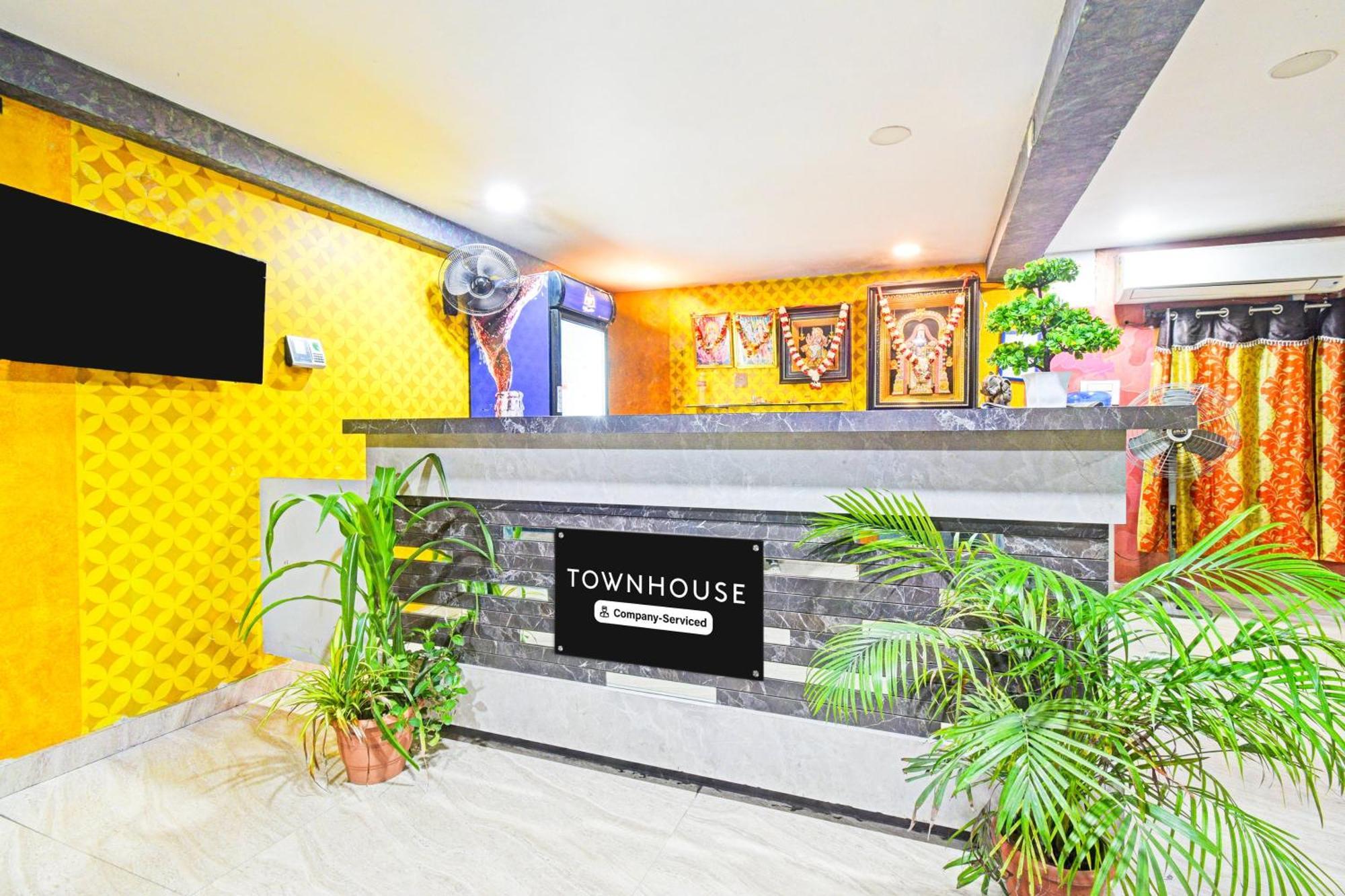 Super Townhouse Mancherial Mancherāl Zewnętrze zdjęcie