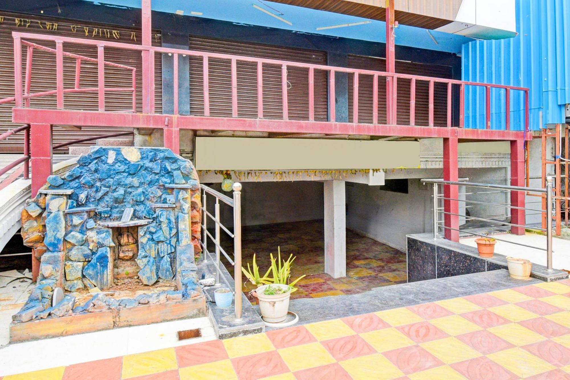 Super Townhouse Mancherial Mancherāl Zewnętrze zdjęcie