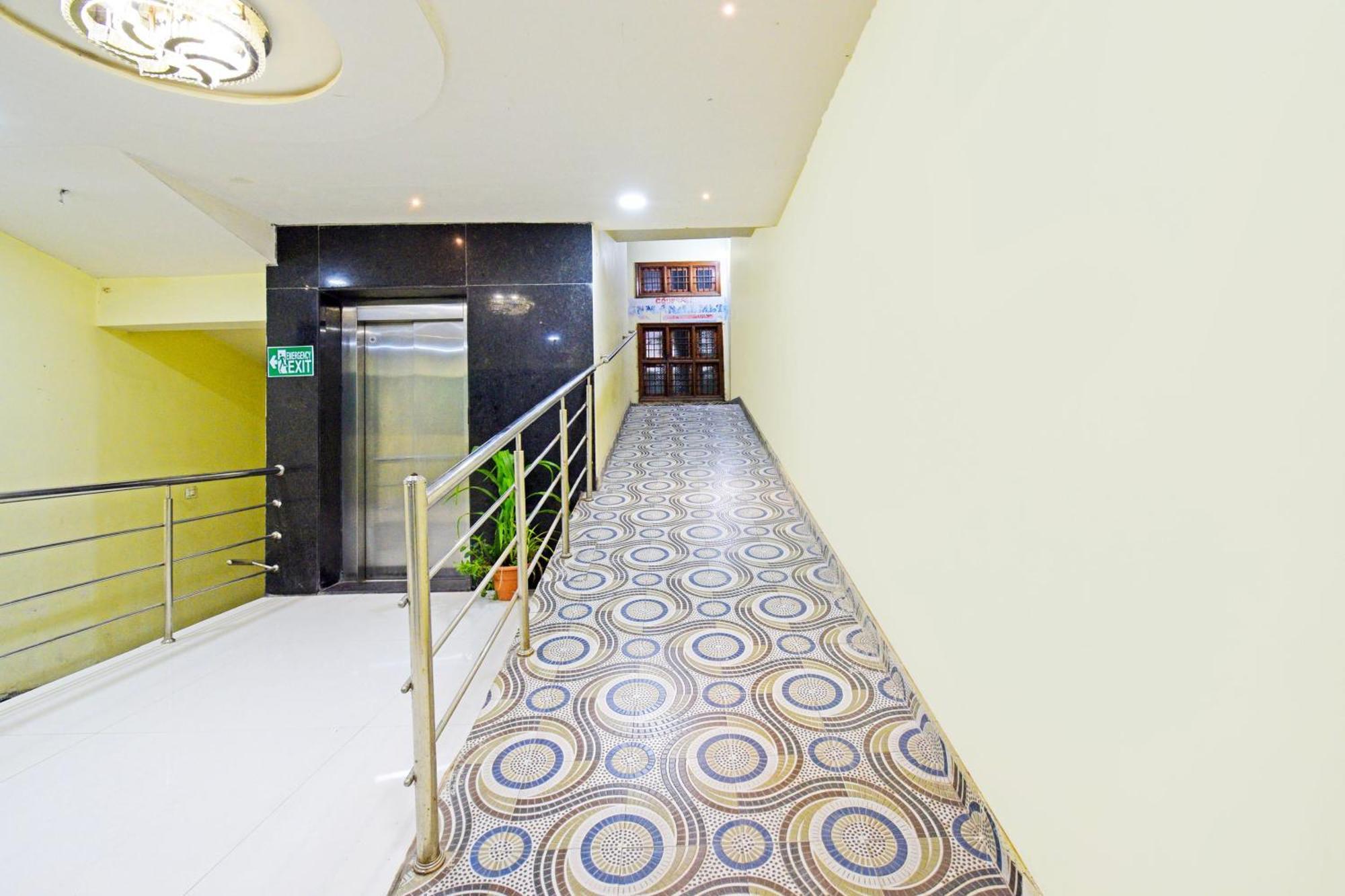 Super Townhouse Mancherial Mancherāl Zewnętrze zdjęcie