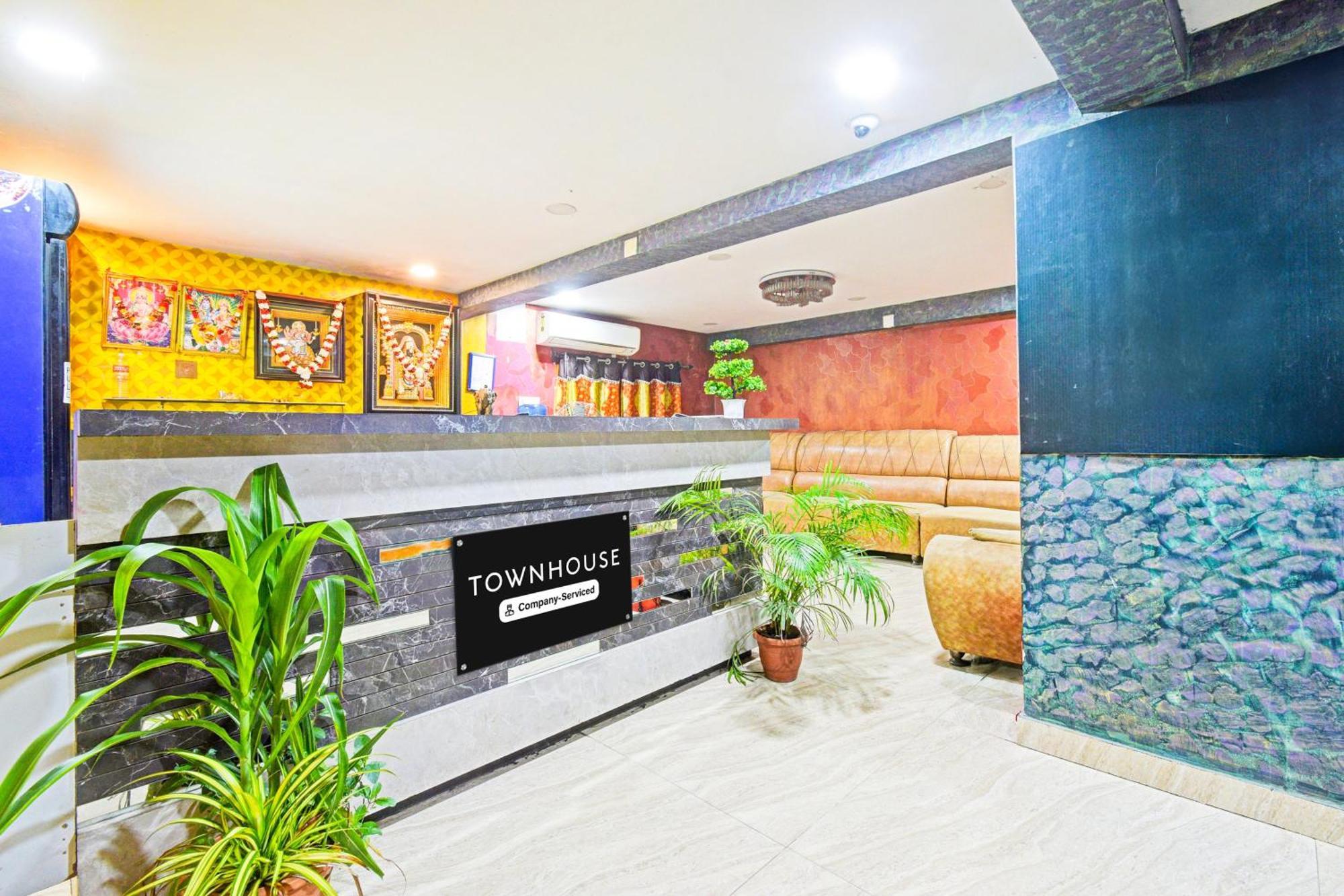 Super Townhouse Mancherial Mancherāl Zewnętrze zdjęcie
